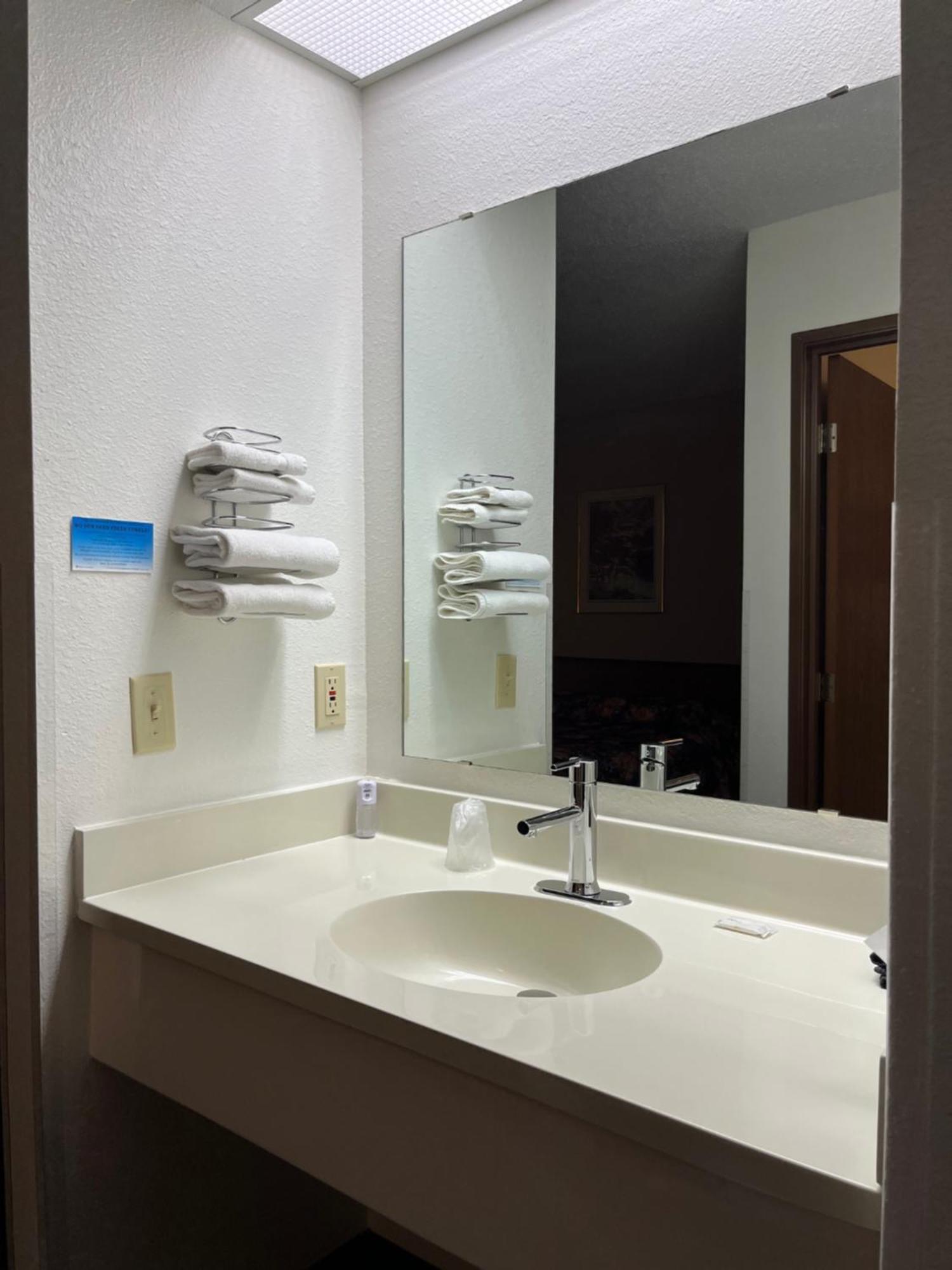 Boulder Bear Motor Lodge Boulder Junction Extérieur photo